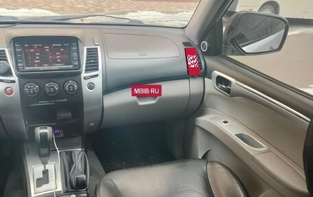 Mitsubishi Pajero Sport II рестайлинг, 2011 год, 1 850 000 рублей, 12 фотография