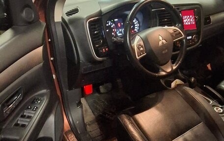 Mitsubishi Outlander III рестайлинг 3, 2012 год, 1 520 000 рублей, 7 фотография