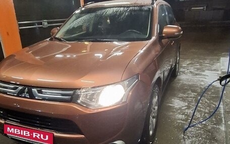 Mitsubishi Outlander III рестайлинг 3, 2012 год, 1 520 000 рублей, 10 фотография