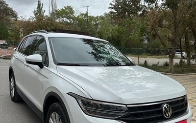 Volkswagen Tiguan II, 2020 год, 2 370 000 рублей, 1 фотография