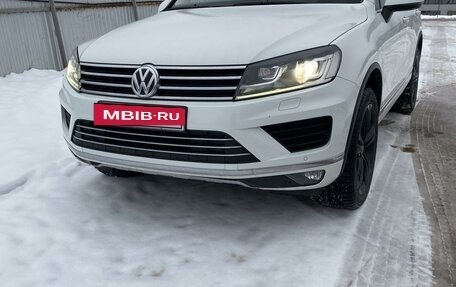 Volkswagen Touareg III, 2015 год, 3 200 000 рублей, 2 фотография