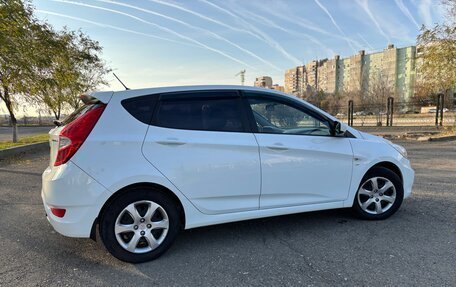 Hyundai Solaris II рестайлинг, 2013 год, 985 000 рублей, 3 фотография