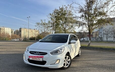 Hyundai Solaris II рестайлинг, 2013 год, 985 000 рублей, 2 фотография