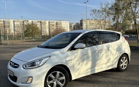 Hyundai Solaris II рестайлинг, 2013 год, 985 000 рублей, 18 фотография