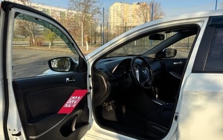 Hyundai Solaris II рестайлинг, 2013 год, 985 000 рублей, 17 фотография