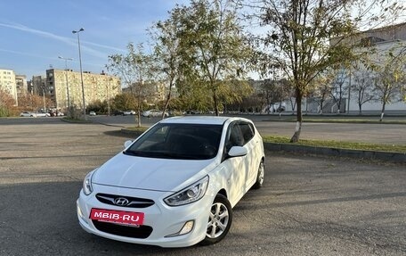 Hyundai Solaris II рестайлинг, 2013 год, 985 000 рублей, 21 фотография