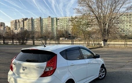 Hyundai Solaris II рестайлинг, 2013 год, 985 000 рублей, 23 фотография