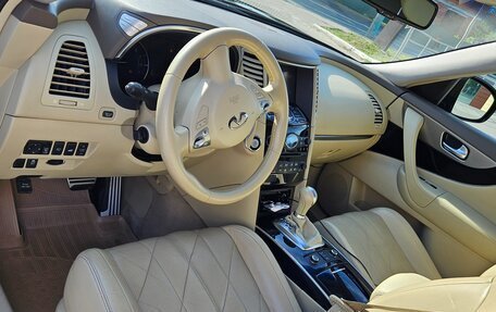 Infiniti QX70, 2014 год, 2 450 000 рублей, 6 фотография