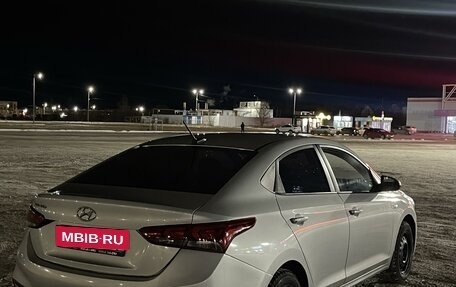 Hyundai Solaris II рестайлинг, 2017 год, 1 105 000 рублей, 3 фотография