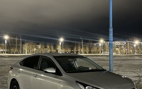 Hyundai Solaris II рестайлинг, 2017 год, 1 105 000 рублей, 2 фотография