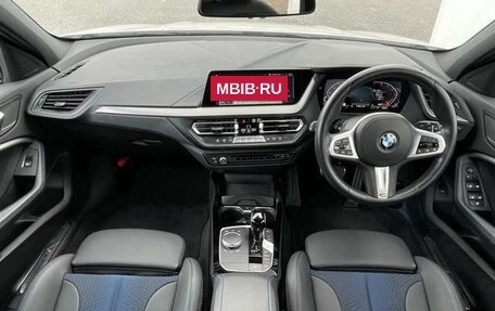 BMW 1 серия, 2021 год, 1 749 000 рублей, 10 фотография