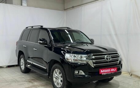 Toyota Land Cruiser 200, 2015 год, 6 300 000 рублей, 3 фотография