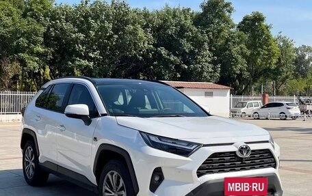 Toyota RAV4, 2021 год, 3 917 000 рублей, 5 фотография