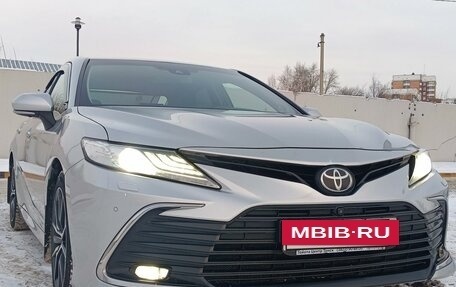 Toyota Camry, 2021 год, 3 800 000 рублей, 6 фотография