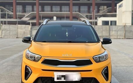 KIA Stonic, 2021 год, 1 300 000 рублей, 2 фотография