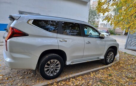 Mitsubishi Pajero Sport III рестайлинг, 2020 год, 3 570 000 рублей, 2 фотография