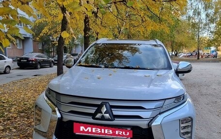 Mitsubishi Pajero Sport III рестайлинг, 2020 год, 3 570 000 рублей, 8 фотография