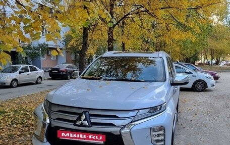 Mitsubishi Pajero Sport III рестайлинг, 2020 год, 3 570 000 рублей, 7 фотография