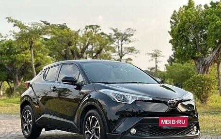 Toyota C-HR I рестайлинг, 2021 год, 2 100 000 рублей, 3 фотография