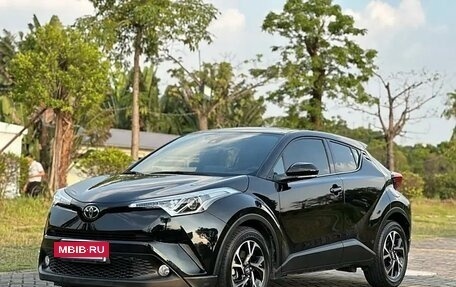 Toyota C-HR I рестайлинг, 2021 год, 2 100 000 рублей, 4 фотография