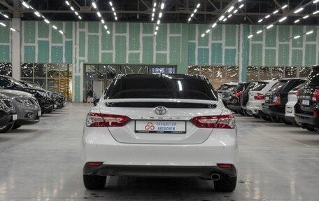 Toyota Camry, 2019 год, 2 625 000 рублей, 18 фотография