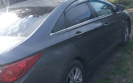 Hyundai Sonata VI, 2010 год, 870 000 рублей, 8 фотография