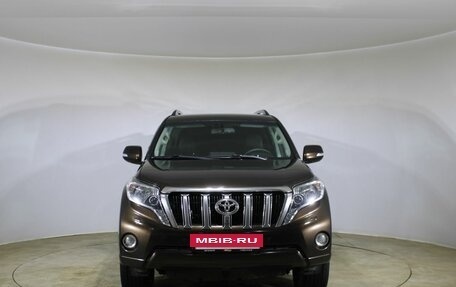 Toyota Land Cruiser Prado 150 рестайлинг 2, 2016 год, 3 365 000 рублей, 2 фотография