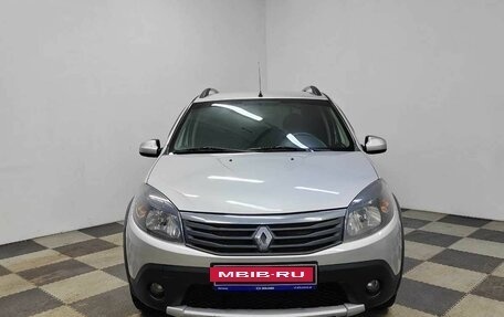 Renault Sandero I, 2013 год, 865 000 рублей, 2 фотография