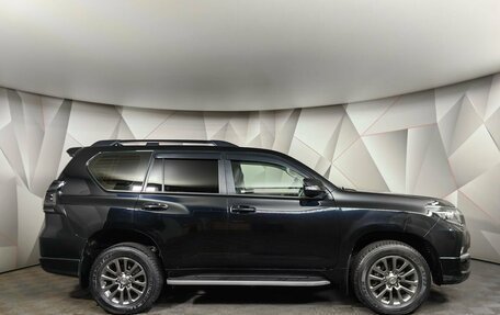 Toyota Land Cruiser Prado 150 рестайлинг 2, 2018 год, 5 440 000 рублей, 6 фотография