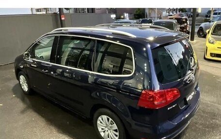 Volkswagen Sharan II, 2012 год, 1 154 770 рублей, 6 фотография