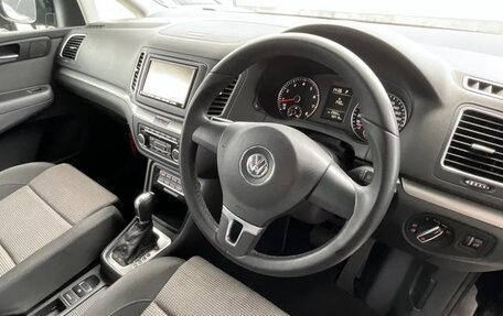 Volkswagen Sharan II, 2012 год, 1 154 770 рублей, 17 фотография