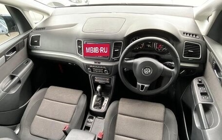 Volkswagen Sharan II, 2012 год, 1 154 770 рублей, 16 фотография