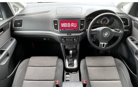 Volkswagen Sharan II, 2012 год, 1 154 770 рублей, 19 фотография