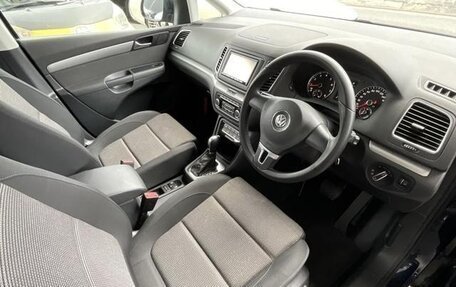 Volkswagen Sharan II, 2012 год, 1 154 770 рублей, 32 фотография