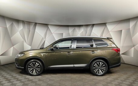 Mitsubishi Outlander III рестайлинг 3, 2018 год, 2 198 000 рублей, 5 фотография