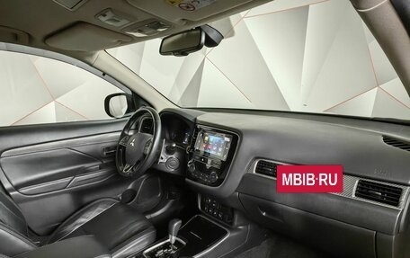 Mitsubishi Outlander III рестайлинг 3, 2018 год, 2 198 000 рублей, 9 фотография