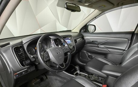 Mitsubishi Outlander III рестайлинг 3, 2018 год, 2 198 000 рублей, 14 фотография