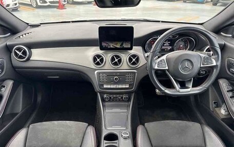 Mercedes-Benz CLA, 2019 год, 1 360 000 рублей, 10 фотография