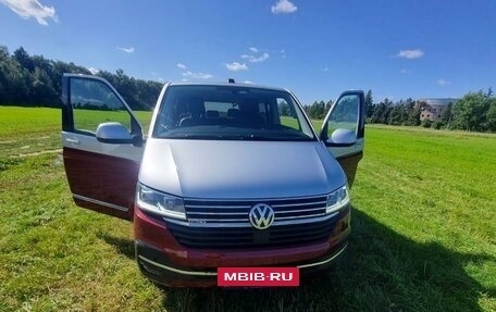 Volkswagen Multivan T6 рестайлинг, 2020 год, 7 000 000 рублей, 2 фотография