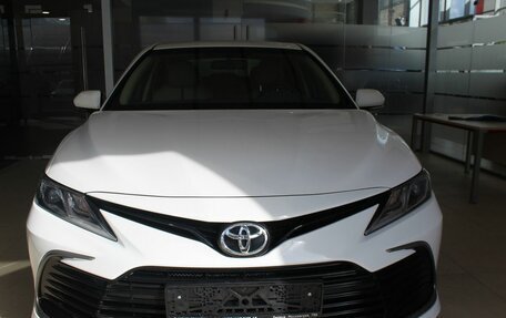 Toyota Camry, 2023 год, 4 250 000 рублей, 2 фотография