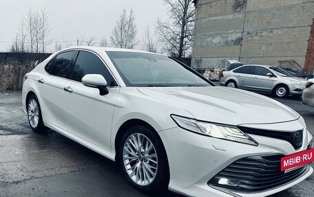 Toyota Camry, 2018 год, 3 099 999 рублей, 6 фотография