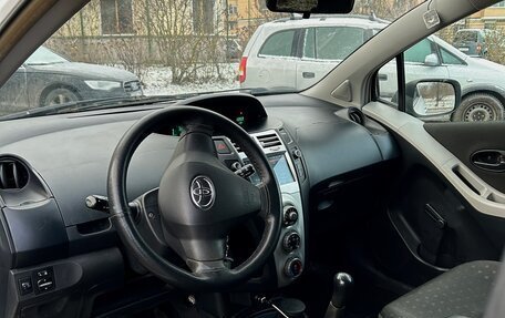 Toyota Yaris III рестайлинг, 2007 год, 480 000 рублей, 12 фотография