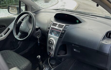 Toyota Yaris III рестайлинг, 2007 год, 480 000 рублей, 11 фотография