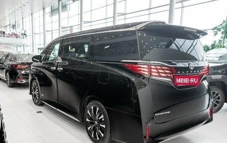 Toyota Alphard, 2024 год, 18 990 000 рублей, 9 фотография