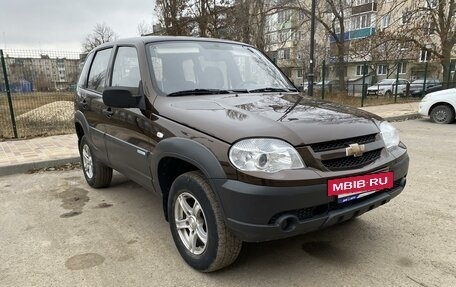 Chevrolet Niva I рестайлинг, 2011 год, 605 000 рублей, 2 фотография