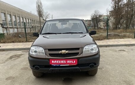 Chevrolet Niva I рестайлинг, 2011 год, 605 000 рублей, 3 фотография