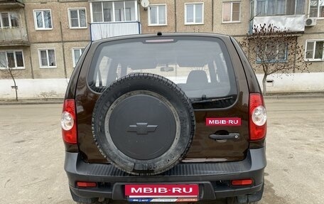 Chevrolet Niva I рестайлинг, 2011 год, 605 000 рублей, 8 фотография