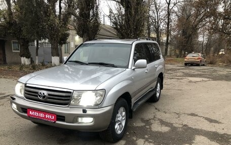 Toyota Land Cruiser 100 рестайлинг 2, 2005 год, 2 990 000 рублей, 4 фотография