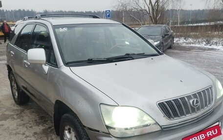 Lexus RX IV рестайлинг, 2001 год, 700 000 рублей, 3 фотография