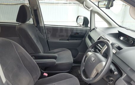 Toyota Voxy II, 2009 год, 1 550 000 рублей, 6 фотография